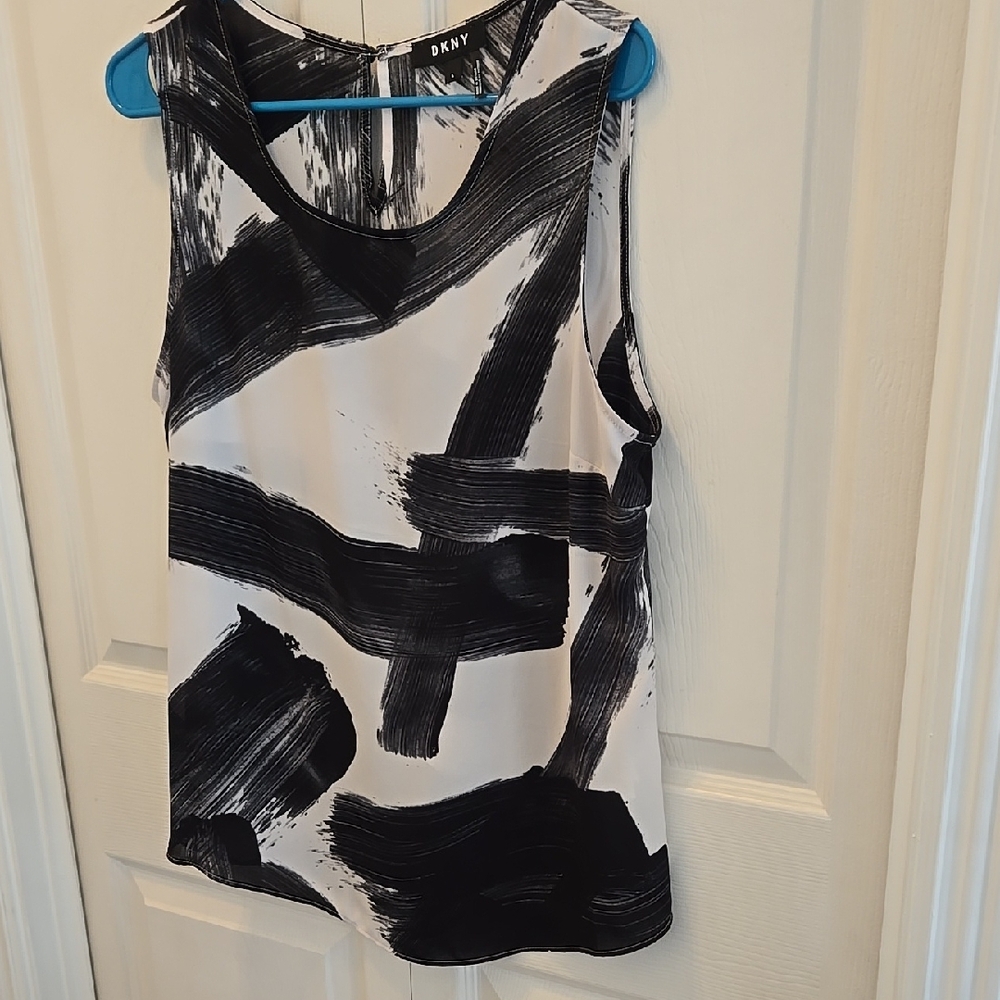 NWOT DNKY sleeveless Blouse
